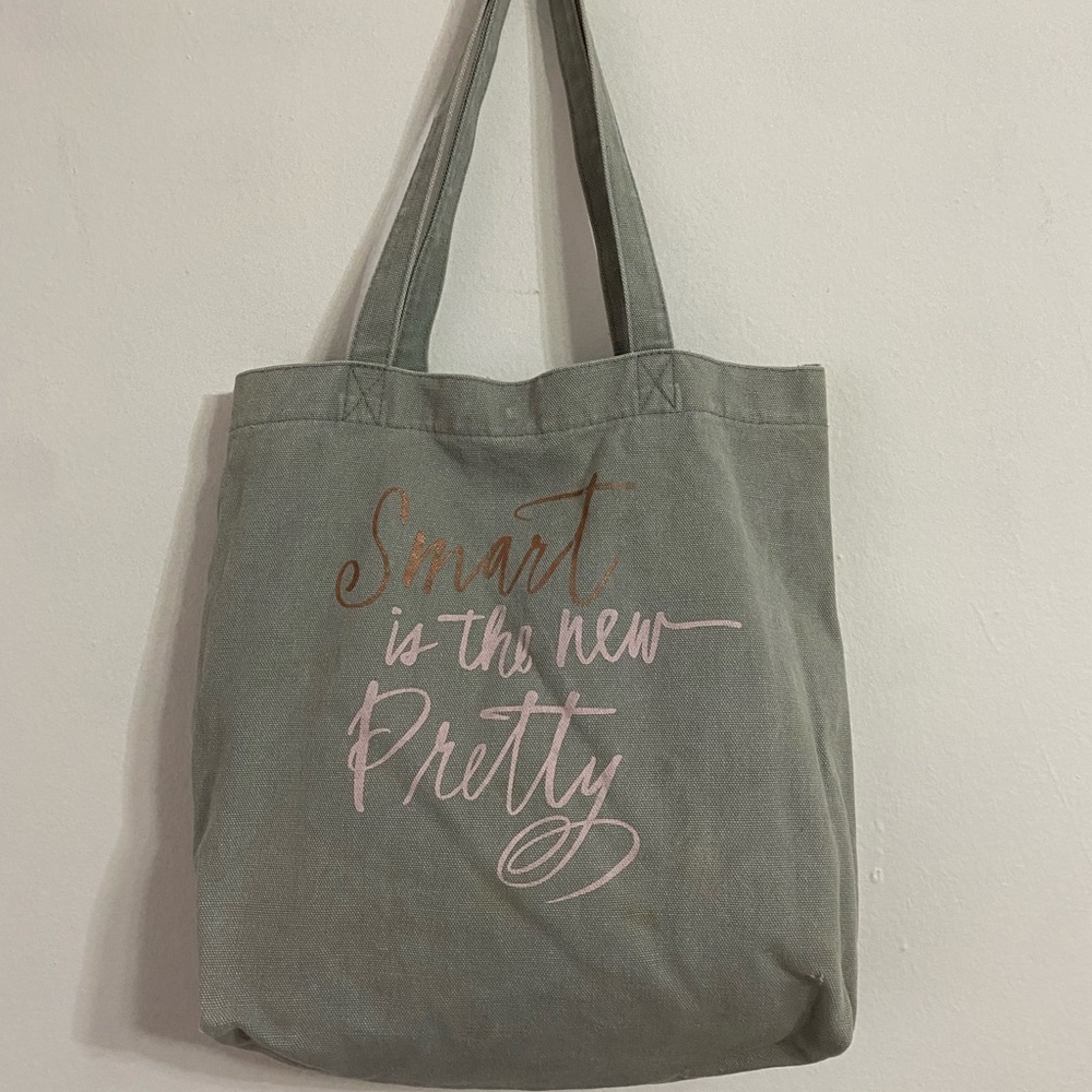 📦5 for $25📦 Barnes and Nobles ‘smart is the new pretty’ Tote bag ❤️